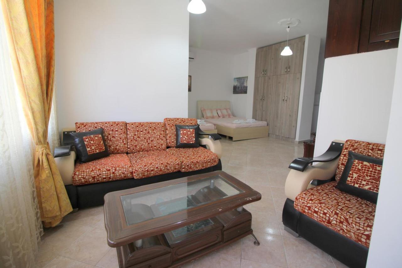 Andy Apartments Саранде Екстериор снимка