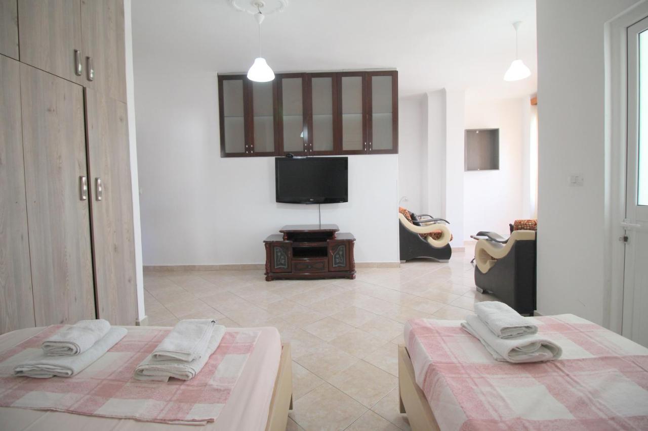 Andy Apartments Саранде Екстериор снимка